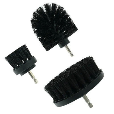 La brosse à cheveux sans fil est équipée d'une brosse à cheveux