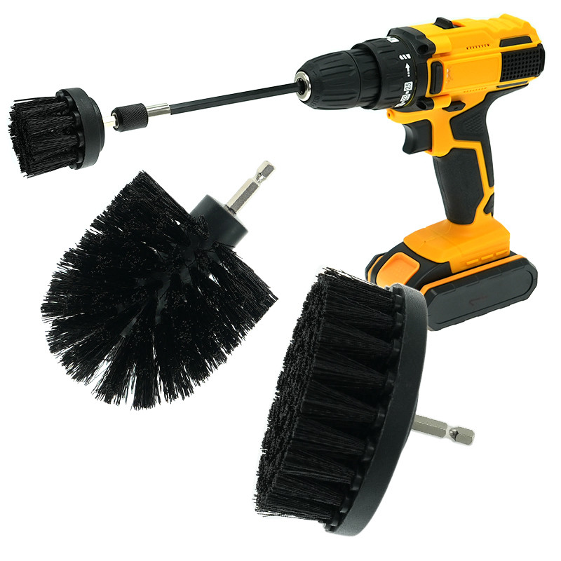 La brosse à cheveux sans fil est équipée d'une brosse à cheveux