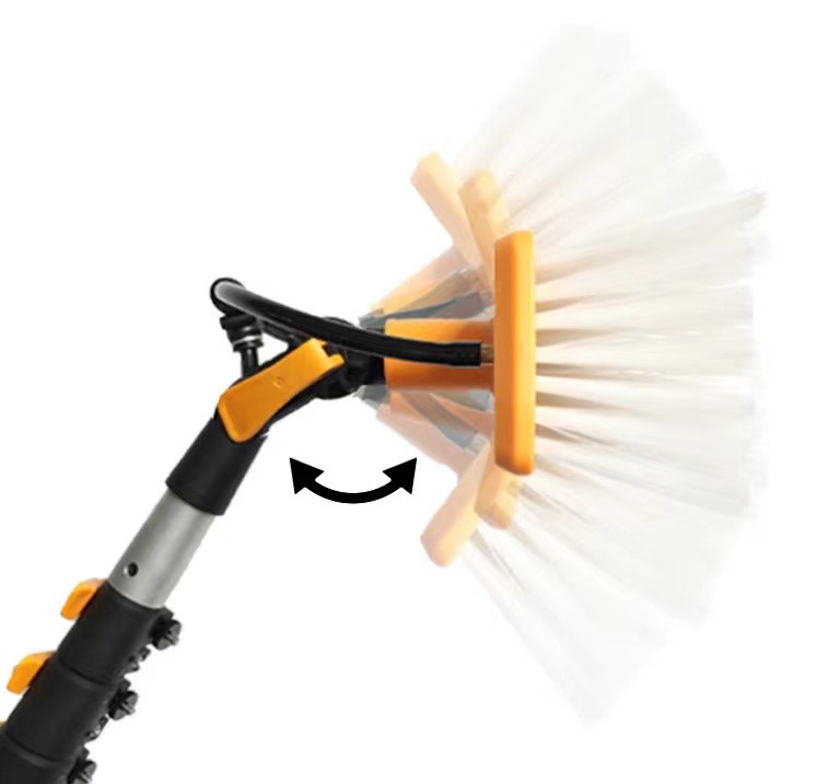 Une brosse solaire pour le toit avec une pompe à eau à double usage